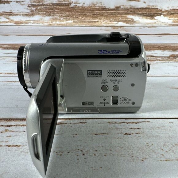 Panasonic Palmcorder SDR-H18 30 GB HDD Digital Camcorder No Battery or Charger - Picture 2 of 7